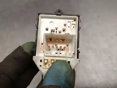 Second-hand car spare part rearview side mirror switch for hyundai i30 ranchera familiar (gd) 1.6 crdi oem iam references 93573a6010  93573a6010