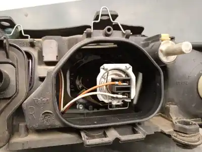 Автозапчасти б/у правая фара за audi a4 b5 avant (8d5) 1.8 t ссылки oem iam 8d0941030ak 89300389 valeo 8d0941030ak