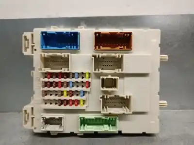 Peça sobressalente para automóvel em segunda mão caixa de fusíveis e relés por volvo v40 fastback (525) d3 referências oem iam 31453131