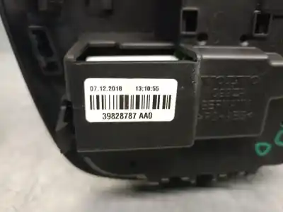 Second-hand car spare part interior light for volvo v40 fastback (525) d3 oem iam references 39828787  