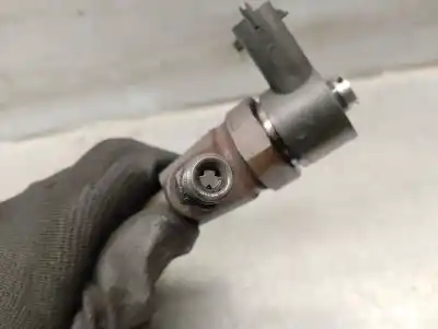 Second-hand car spare part injector for opel insignia a (g09) 2.0 cdti (68) oem iam references 0445110327 0445110327 bosch 