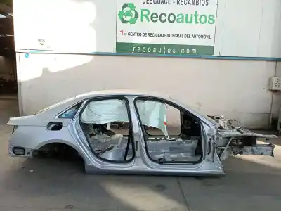 Автозапчастина б/у право задне крило (різ) для audi a4 b9 (8w2, 8wc) 2.0 tdi quattro посилання на oem iam 8w5810076  