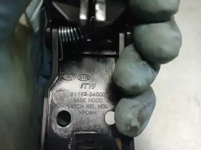 Автозапчастина б/у замок капота для kia stonic (yb) 1.0 t-gdi посилання на oem iam 8118234000  