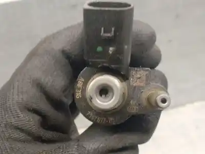 Second-hand car spare part injector for bmw x3 (e83) 2.0 sd oem iam references 779787705 0445116001 bosch 