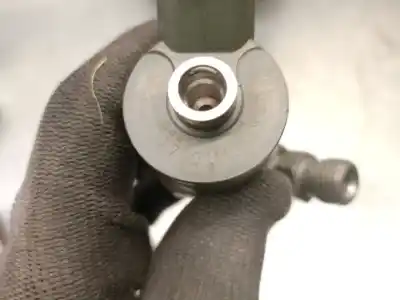 Pezzo di ricambio per auto di seconda mano Iniettore per RENAULT SCENIC RX4 (JA0) 1.9 dCi Salomon Riferimenti OEM IAM 7700111014 0445110021 BOSCH 