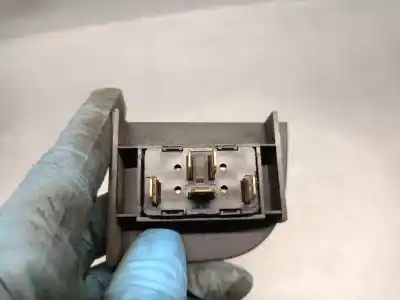 Автозапчасти б/у выключатель переднего правого окна за audi 80 b4 avant (8c5) 1.9 tdi ссылки oem iam 4a0959855a  4a0959855a