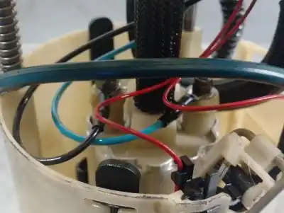 Peça sobressalente para automóvel em segunda mão boia / bomba combustível por fiat stilo (192_) 1.9 jtd (192_xe1a) referências oem iam 46807439 0580303017 46807439