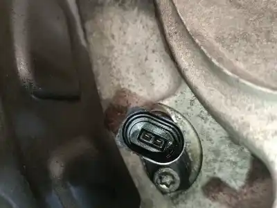 Автозапчасти б/у передняя правая кулачка за skoda superb iii (3v3) 2.0 tdi ссылки oem iam 5q0407258a  5qd407254a