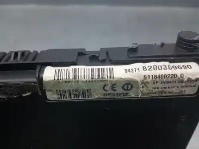Second-hand car spare part fuse box unit for renault megane ii (bm0/1_, cm0/1_) 1.9 dci (bm0g, cm0g) oem iam references 8200309690 s118400220d siemens 