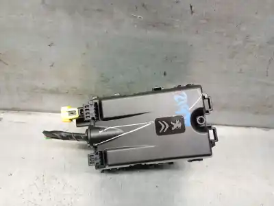 Second-hand car spare part FUSE BOX UNIT for OPEL MOKKA  OEM IAM references 9675730380  