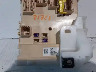 Second-hand car spare part fuse box unit for toyota auris (_e18_) 1.8 hybrid (zwe186_) oem iam references 8273012x80a 63583367 