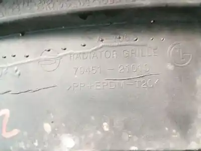 Автозапчастина б/у передня решіта для ssangyong rodius i 2.7 xdi 4wd посилання на oem iam 7945121010  7945021010