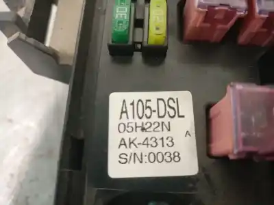 Pezzo di ricambio per auto di seconda mano scatola relè/fusibili per ssangyong rodius i 2.7 xdi riferimenti oem iam a105dsl  a105dsl