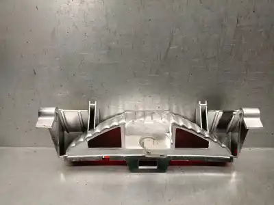 Second-hand car spare part central brake light for lexus is i (_e1_) 200 (gxe10) oem iam references 8157053020c0  8157053020c0