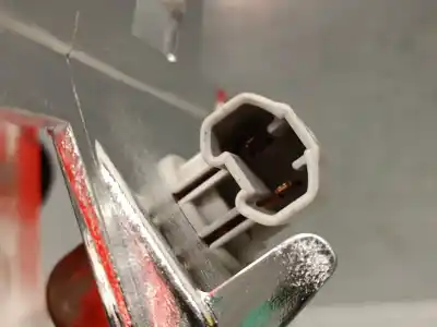 Second-hand car spare part central brake light for lexus is i (_e1_) 200 (gxe10) oem iam references 8157053020c0  8157053020c0