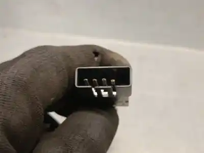 Second-hand car spare part left front power window switch for opel corsa b (s93) 1.2 i 16v (f08, f68, m68) oem iam references 90482477 03930716 lk 