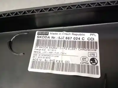 Автозапчастина б/у обликка задніх правіх дверей для skoda rapid spaceback (nh1) 1.6 tdi посилання на oem iam 5jj867024c 5jh867212 5jj867024c