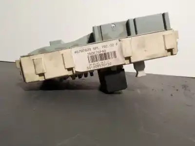 Peça sobressalente para automóvel em segunda mão caixa de fusíveis e relés por fiat stilo (192_) 1.9 jtd (192_xe1a) referências oem iam 46750594  46797609