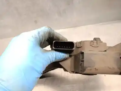 Second-hand car spare part accelerator pedal for iveco daily vi furgón 33s15, 35s15, 35c15 oem iam references 5801333490  5801333490