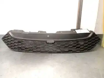 Second-hand car spare part front grille for iveco daily vi furgón 33s15, 35s15, 35c15 oem iam references 5801543607