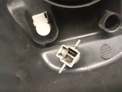 Second-hand car spare part right headlight for nissan note (e11, ne11) 1.6 oem iam references 89901179 043322 valeo 260109u100