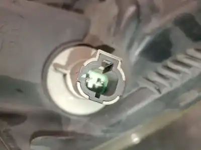 Second-hand car spare part right headlight for nissan note (e11, ne11) 1.6 oem iam references 89901179 043322 valeo 260109u100