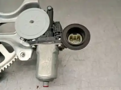 Автозапчасти б/у регулятор стекла переднего правого за toyota rav 4 iii (_a3_) 2.2 d (ala35_) ссылки oem iam 6980152080  6980152080