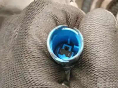 Second-hand car spare part front left knuckle for bmw x3 (e83) 2.0 sd oem iam references 31213450557  31213450557