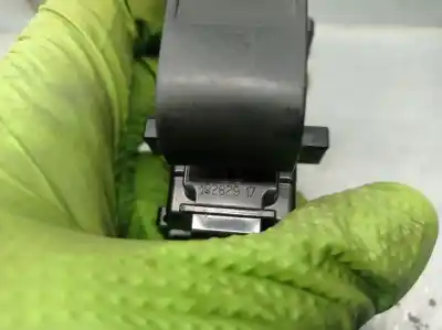 Автозапчасти б/у выключатель переднего правого окна за toyota yaris (_p13_) 1.5 (nsp131_) ссылки oem iam 19282917  