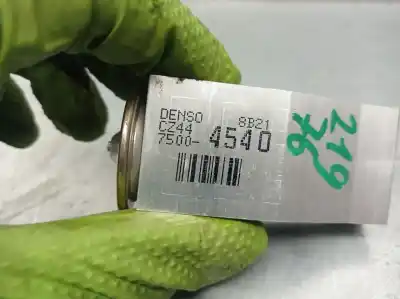 Автозапчастина б/у розсильний клапан для toyota yaris (_p13_) 1.5 (nsp131_) посилання на oem iam 75004540  