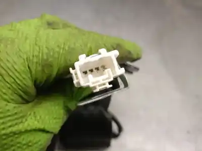 Автозапчасти б/у крюк для пояса за mazda cx-30 (dm) skyactiv-x m hybrid ссылки oem iam dfr557720  dfr557720