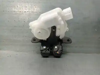 Автозапчастина б/у замок багажника / ворот для toyota yaris (_p13_) 1.5 (nsp131_) посилання на oem iam 6935002090  6935002090