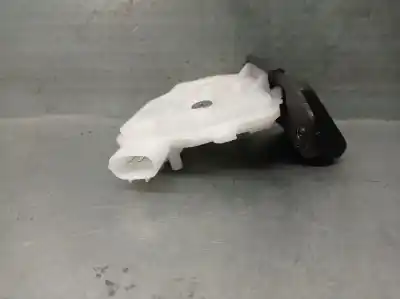 Автозапчастина б/у замок багажника / ворот для toyota yaris (_p13_) 1.5 (nsp131_) посилання на oem iam 6935002090  6935002090