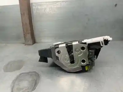 Автозапчастина б/у замок передніх дверей лівий для toyota yaris (_p13_) 1.5 (nsp131_) посилання на oem iam 690400d520  690400d520