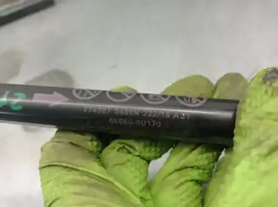 Автозапчасти б/у амортизаторы багажника/двери за toyota yaris (_p13_) 1.5 (nsp131_) ссылки oem iam 689600d170 689500d210 