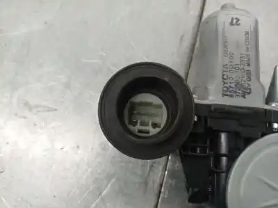 Автозапчастина б/у регулятор переднього правого скла для toyota yaris (_p13_) 1.5 (nsp131_) посилання на oem iam 857100d100 973582101 698100d300
