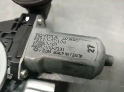 Автозапчастина б/у регулятор переднього правого скла для toyota yaris (_p13_) 1.5 (nsp131_) посилання на oem iam 857100d100 973582101 698100d300