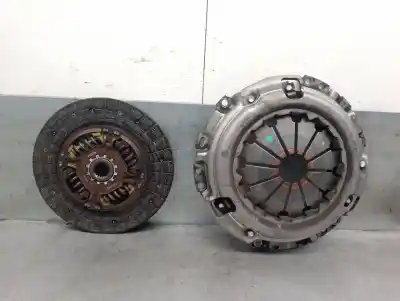 Автозапчасти б/у комплект сцепления за TOYOTA YARIS (_P13_) 1.5 (NSP131_) ссылки OEM IAM 312100D180  312100D180