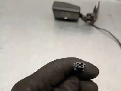 Second-hand car spare part left rear seat belt buckle for opel corsa e (x15) 1.4 lpg (08, 68) oem iam references 13427736  13427754