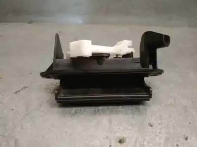 Second-hand car spare part Tailgate Back Door Handle for TOYOTA COROLLA (_E12_) 1.6 VVT-I (ZZE121_) OEM IAM references 6902302010  6902302010