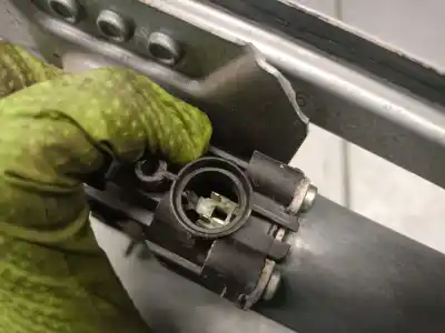 Автозапчасти б/у задний правый стеклорегулятор за renault modus / grand modus (f/jp0_) 1.5 dci 90 ссылки oem iam 8200801329  