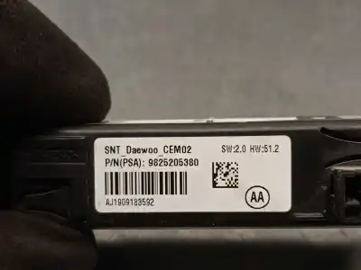 Peça sobressalente para automóvel em segunda mão display gps / multimídia por opel combo e tour / life (k9) 1.5 referências oem iam 9825205380  