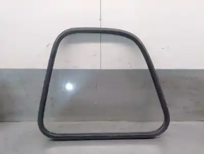 Pezzo di ricambio per auto di seconda mano FINESTRINO POSTERIORE DESTRO per RENAULT R-4 TL  Riferimenti OEM IAM 7704000869 CESTA 11 CHAPA 7704000869