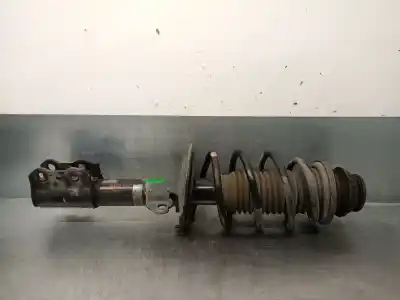 Автозапчастина б/у передній правий амортизатор для toyota yaris (_p13_) 1.5 hybrid (nhp130_) посилання на oem iam 485100de61 03031000481 kyb 485100de61