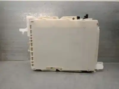 Автозапчасти б/у блок реле/предохранителей за toyota yaris (_p13_) 1.5 hybrid (nhp130_) ссылки oem iam 8273052k40