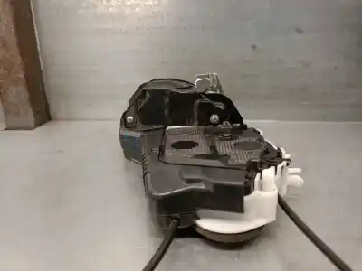 Автозапчастина б/у замок дверей заднього лівого для toyota yaris (_p13_) 1.5 hybrid (nhp130_) посилання на oem iam 690600d310  690600d310