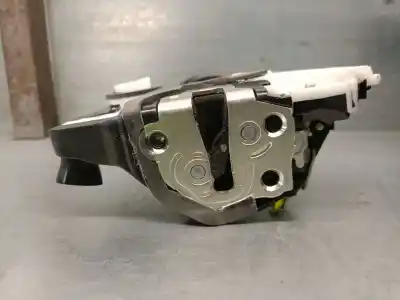 Автозапчасти б/у замок левой передней двери за toyota yaris (_p13_) 1.5 hybrid (nhp130_) ссылки oem iam 690400d520  690400d520