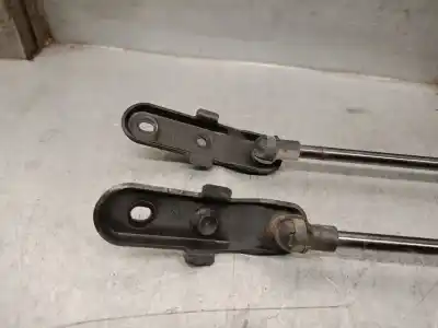 Автозапчастина б/у амортизаторі багажника/дверей для toyota yaris (_p13_) 1.5 hybrid (nhp130_) посилання на oem iam 689500d200 689600d160 