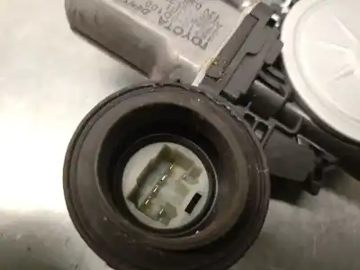 Автозапчасти б/у регулятор стекла переднего правого за toyota yaris (_p13_) 1.5 hybrid (nhp130_) ссылки oem iam 857100d100 973582101 698100d300