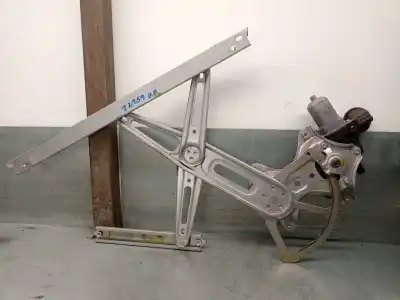 Автозапчастина б/у регулятор переднього правого скла для toyota yaris (_p13_) 1.5 hybrid (nhp130_) посилання на oem iam 857100d100 973582101 698100d300